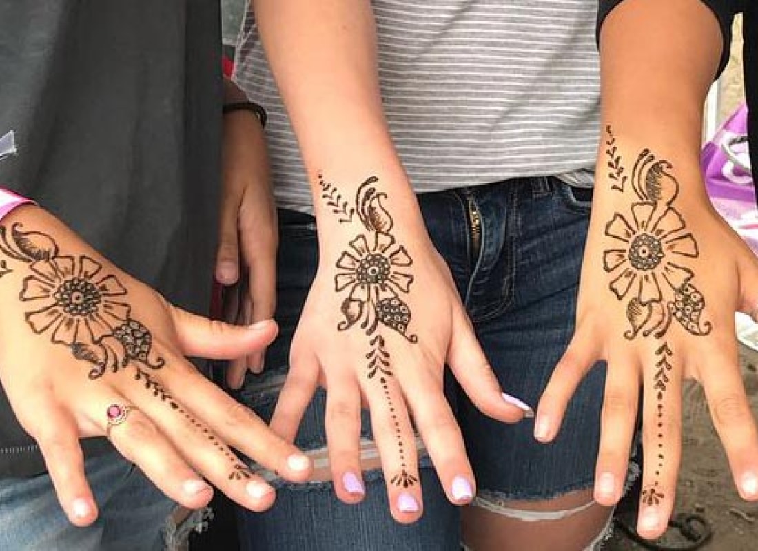 Henna tattoos party services 1